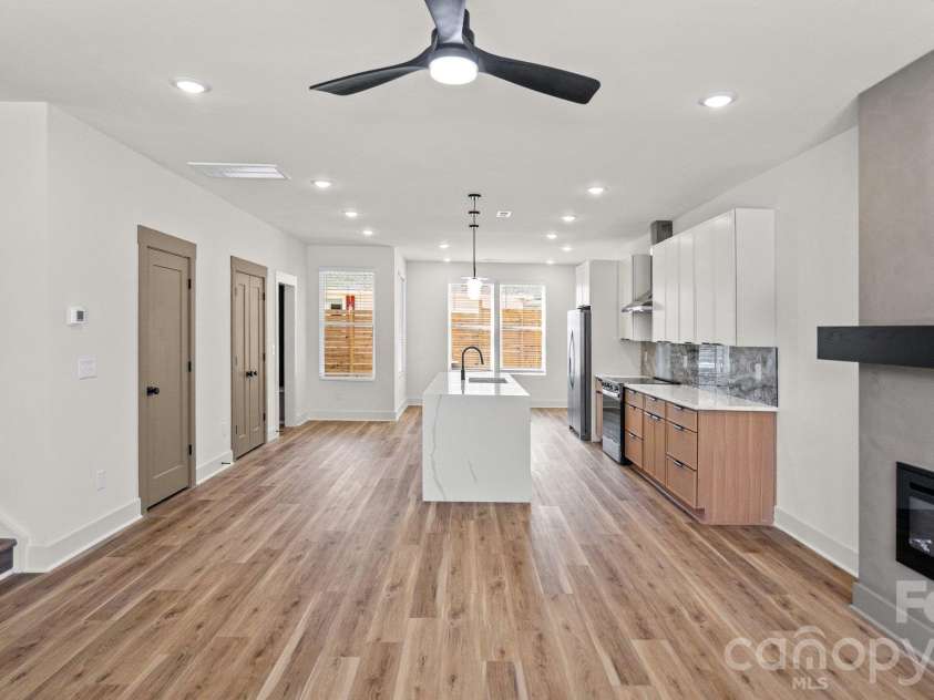2085 Custer Street, Charlotte, NC 28216.  MLS# CAR4433436, YatesRealty ID 56529. 
