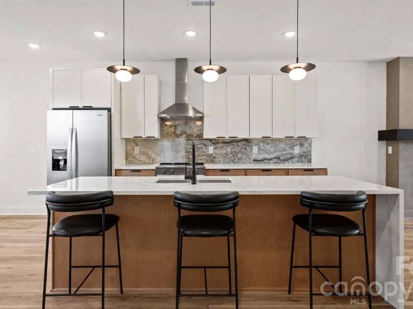 2085 Custer Street, Charlotte, NC 28216.  MLS# CAR4433436, YatesRealty ID 56529. 