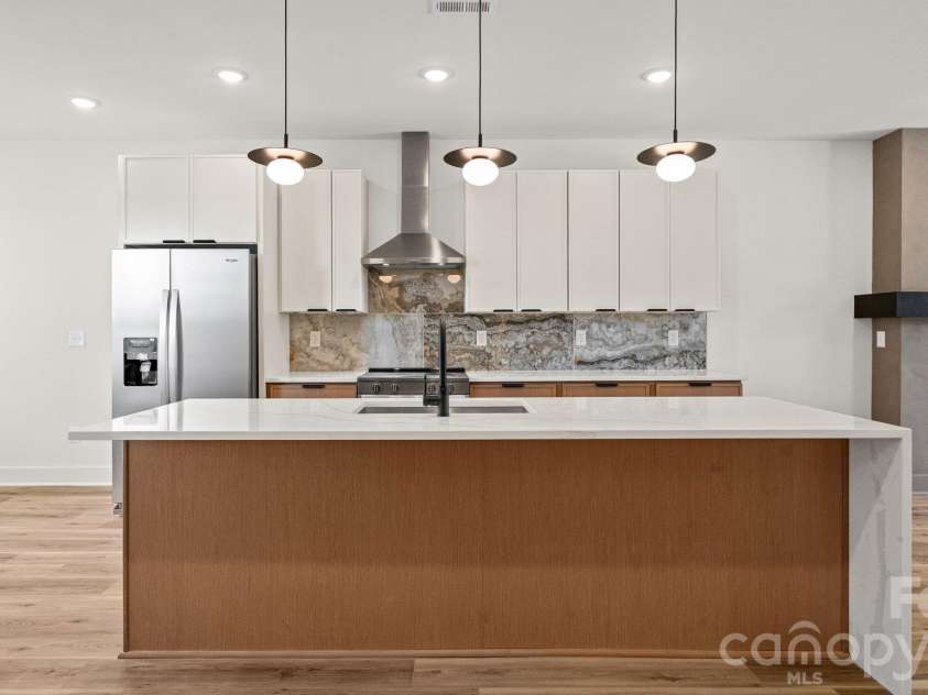 2085 Custer Street, Charlotte, NC 28216.  MLS# CAR4433436, YatesRealty ID 56529. 