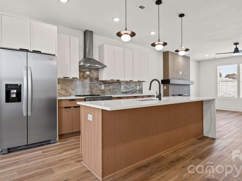 2085 Custer Street, Charlotte, NC 28216.  MLS# CAR4433436, YatesRealty ID 56529. 