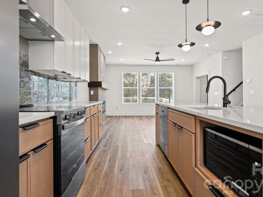 2085 Custer Street, Charlotte, NC 28216.  MLS# CAR4433436, YatesRealty ID 56529. 