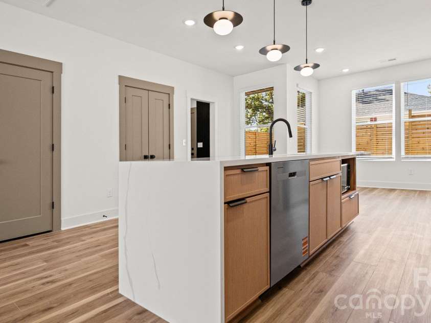 2085 Custer Street, Charlotte, NC 28216.  MLS# CAR4433436, YatesRealty ID 56529. 