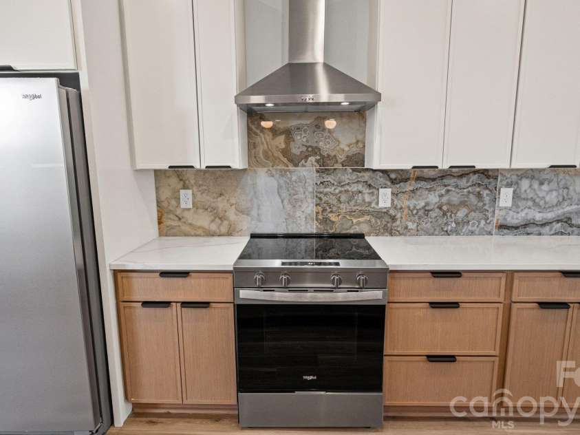 2085 Custer Street, Charlotte, NC 28216.  MLS# CAR4433436, YatesRealty ID 56529. 