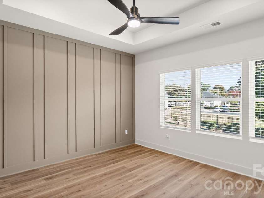 2085 Custer Street, Charlotte, NC 28216.  MLS# CAR4433436, YatesRealty ID 56529. 