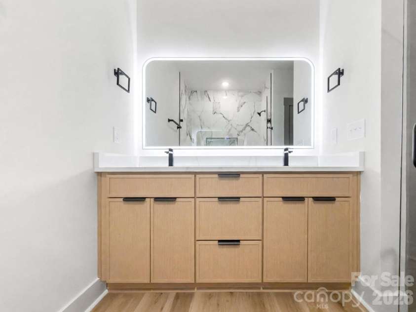 2085 Custer Street, Charlotte, NC 28216.  MLS# CAR4433436, YatesRealty ID 56529. 