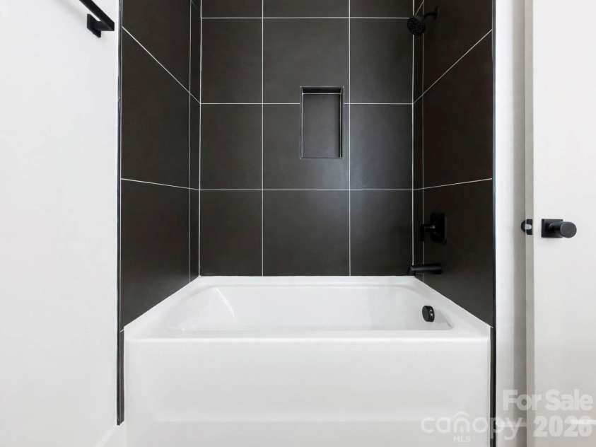 2085 Custer Street, Charlotte, NC 28216.  MLS# CAR4433436, YatesRealty ID 56529. 