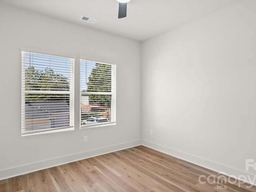 2085 Custer Street, Charlotte, NC 28216.  MLS# CAR4433436, YatesRealty ID 56529. 