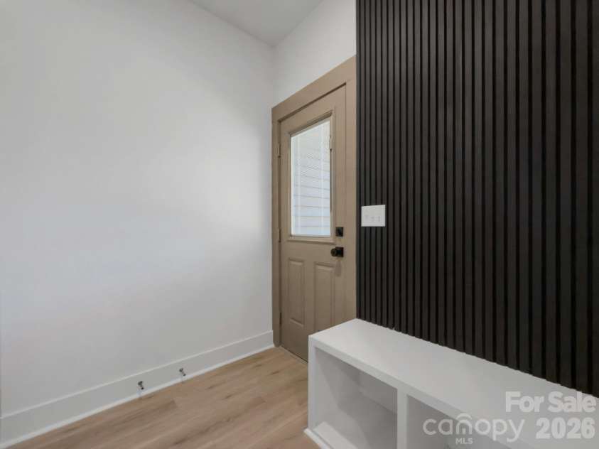 2085 Custer Street, Charlotte, NC 28216.  MLS# CAR4433436, YatesRealty ID 56529. 