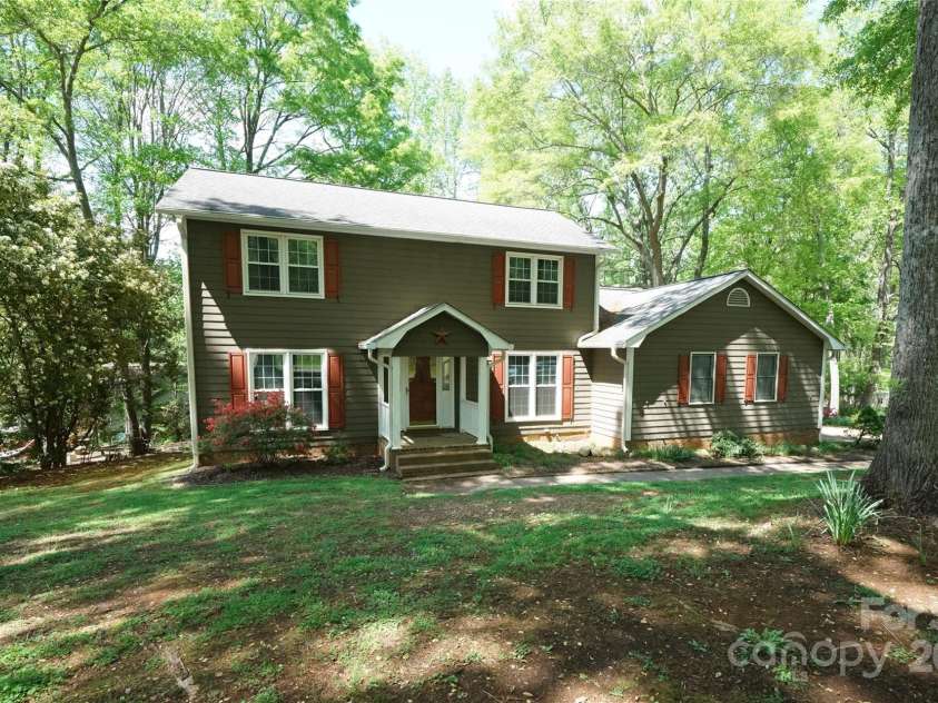 1174 Orchard Drive, Fort Mill, SC 29715.  MLS# CAR4245008, YatesRealty ID 5653. 