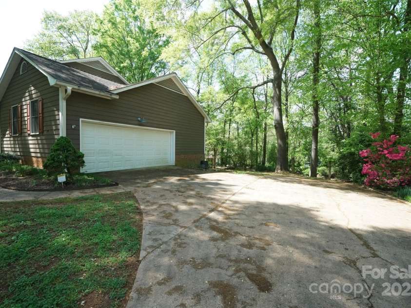 1174 Orchard Drive, Fort Mill, SC 29715.  MLS# CAR4245008, YatesRealty ID 5653. 