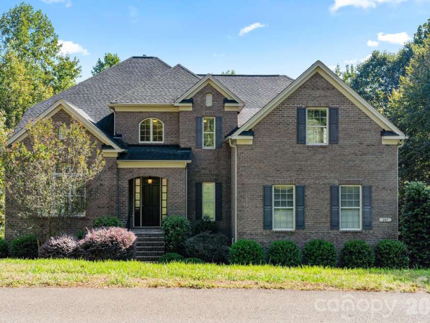 287 Walking Horse Trail, Davidson, NC 28036.  MLS# CAR4432331, YatesRealty ID 56535. 