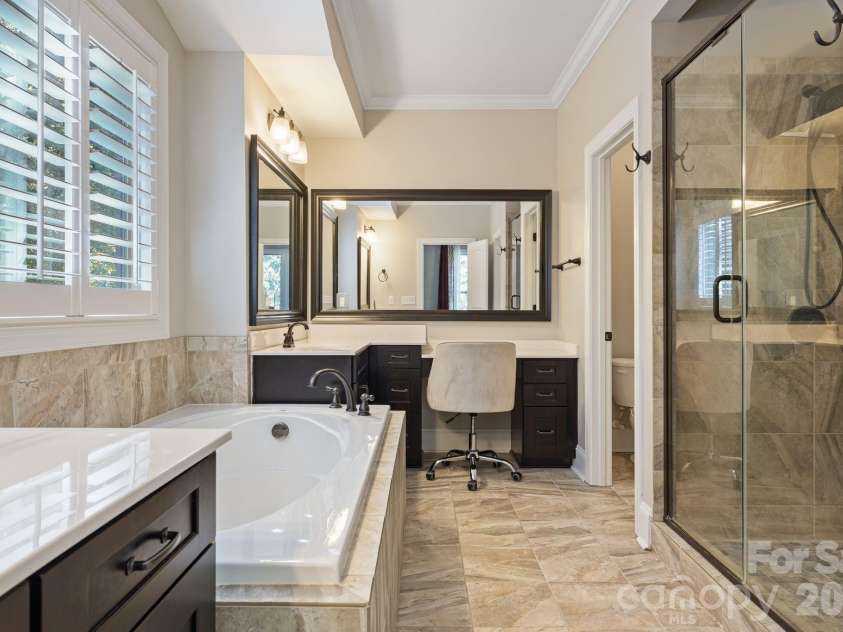 287 Walking Horse Trail, Davidson, NC 28036.  MLS# CAR4432331, YatesRealty ID 56535. Primary Bathroom