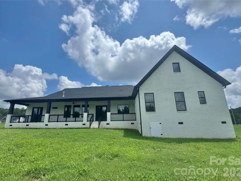 254 Triple Ponds Court, Clover, SC 29710.  MLS# CAR4359431, YatesRealty ID 5654. 