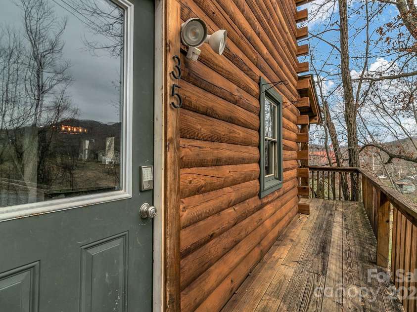 35 Creeds Cove Lane, Waynesville, NC 28785.  MLS# CAR4224352, YatesRealty ID 5654. 