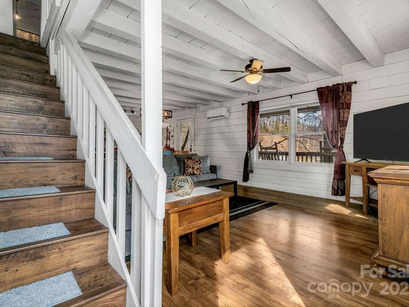 35 Creeds Cove Lane, Waynesville, NC 28785.  MLS# CAR4224352, YatesRealty ID 5654. 