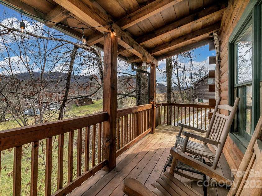 35 Creeds Cove Lane, Waynesville, NC 28785.  MLS# CAR4323058, YatesRealty ID 5654. 