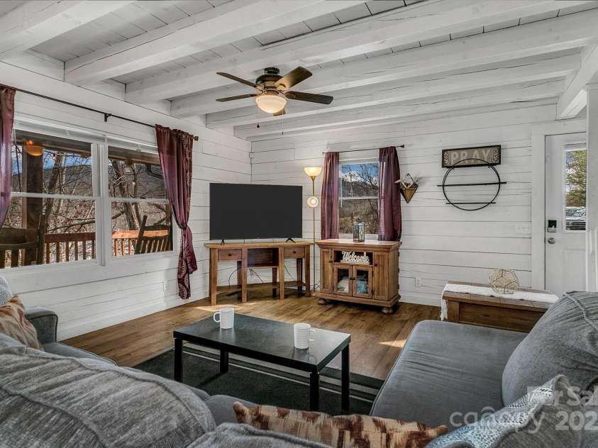 35 Creeds Cove Lane, Waynesville, NC 28785.  MLS# CAR4323058, YatesRealty ID 5654. 