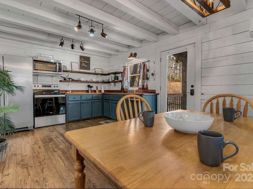 35 Creeds Cove Lane, Waynesville, NC 28785.  MLS# CAR4323058, YatesRealty ID 5654. 