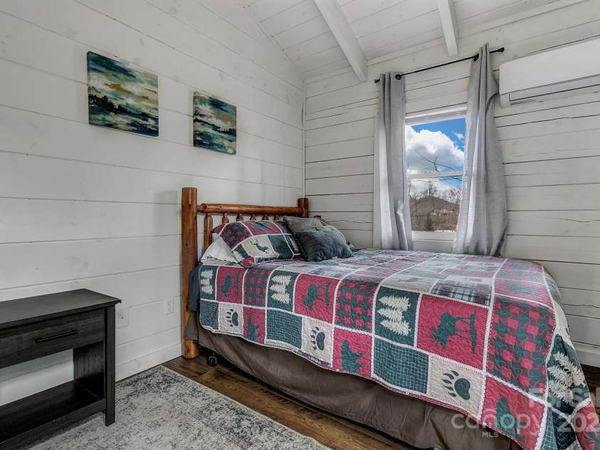 35 Creeds Cove Lane, Waynesville, NC 28785.  MLS# CAR4323058, YatesRealty ID 5654. 