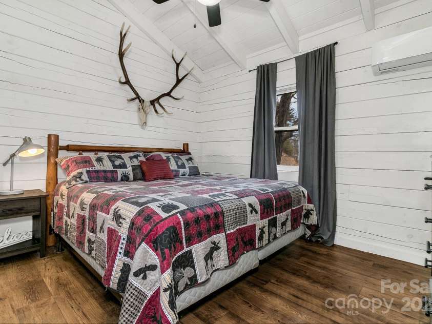 35 Creeds Cove Lane, Waynesville, NC 28785.  MLS# CAR4323058, YatesRealty ID 5654. 