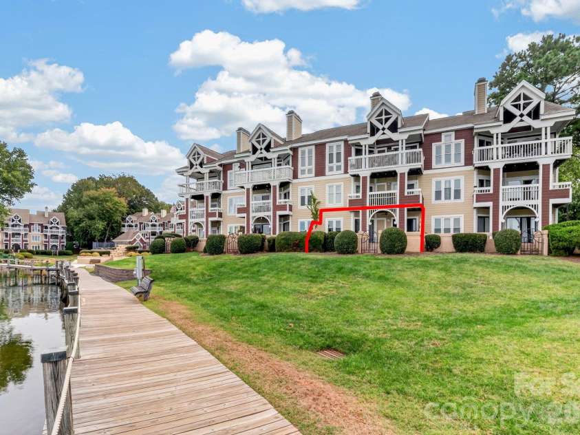 822 Southwest Drive, Davidson, NC 28036.  MLS# CAR4434599, YatesRealty ID 56541. 