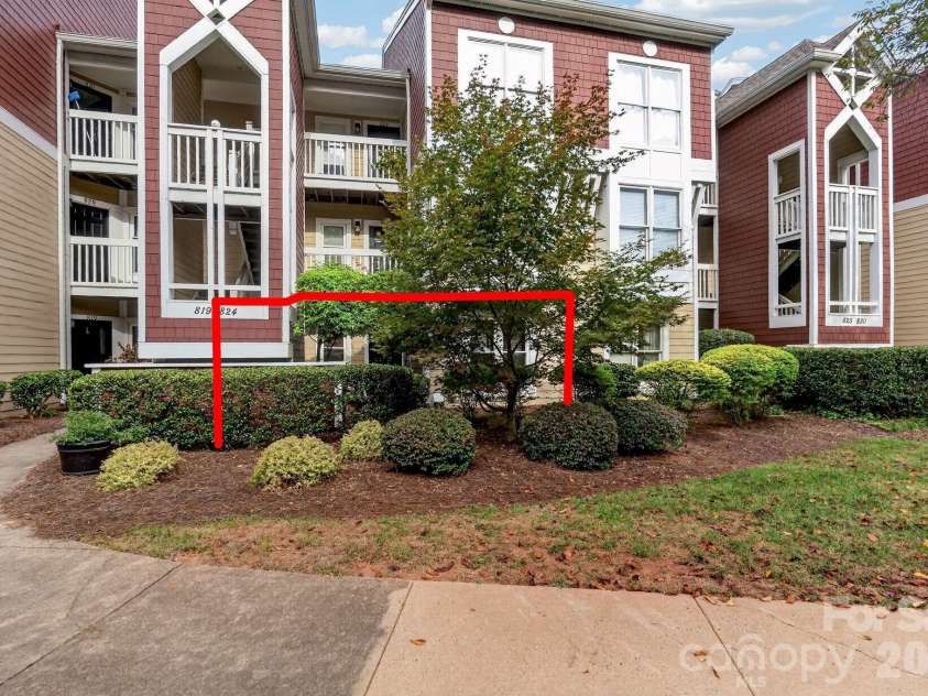 822 Southwest Drive, Davidson, NC 28036.  MLS# CAR4434599, YatesRealty ID 56541. 