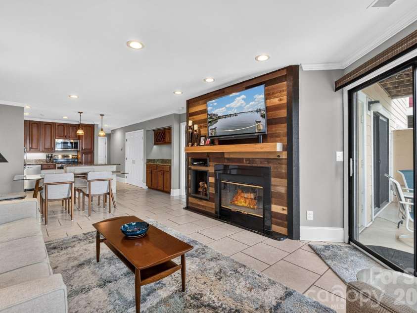 822 Southwest Drive, Davidson, NC 28036.  MLS# CAR4434599, YatesRealty ID 56541. 