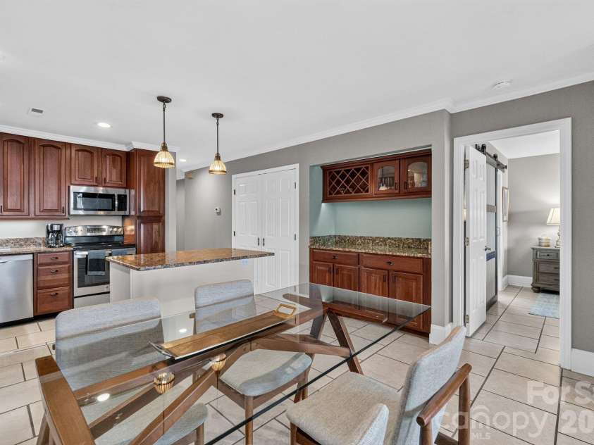 822 Southwest Drive, Davidson, NC 28036.  MLS# CAR4434599, YatesRealty ID 56541. 