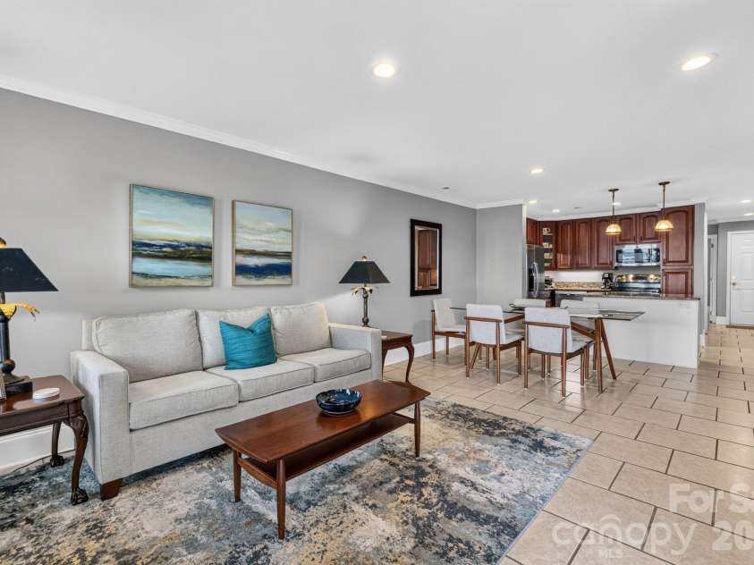 822 Southwest Drive, Davidson, NC 28036.  MLS# CAR4434599, YatesRealty ID 56541. 