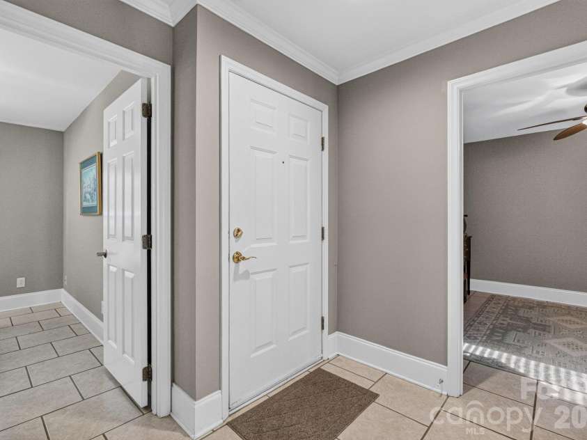 822 Southwest Drive, Davidson, NC 28036.  MLS# CAR4434599, YatesRealty ID 56541. 