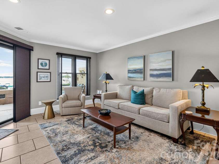 822 Southwest Drive, Davidson, NC 28036.  MLS# CAR4434599, YatesRealty ID 56541. 