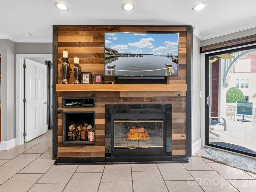 822 Southwest Drive, Davidson, NC 28036.  MLS# CAR4434599, YatesRealty ID 56541. 