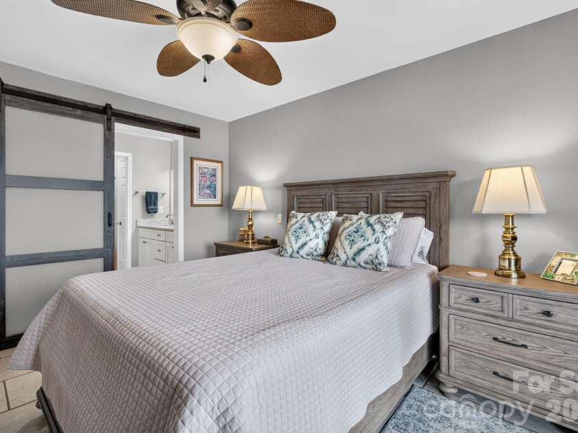 822 Southwest Drive, Davidson, NC 28036.  MLS# CAR4434599, YatesRealty ID 56541. 