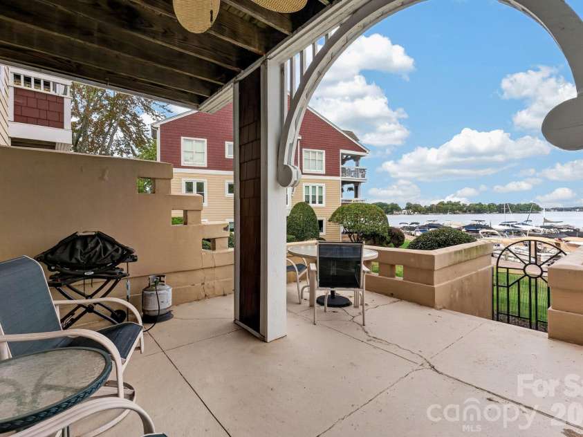 822 Southwest Drive, Davidson, NC 28036.  MLS# CAR4434599, YatesRealty ID 56541. 