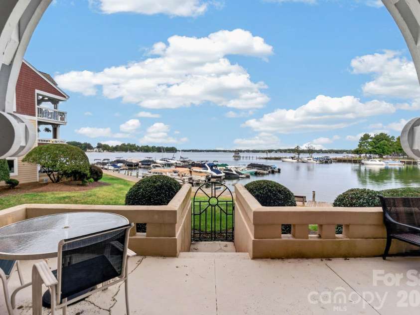 822 Southwest Drive, Davidson, NC 28036.  MLS# CAR4434599, YatesRealty ID 56541. 