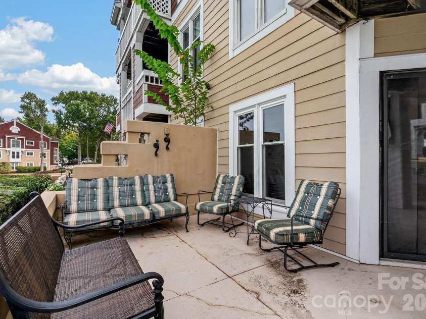 822 Southwest Drive, Davidson, NC 28036.  MLS# CAR4434599, YatesRealty ID 56541. 