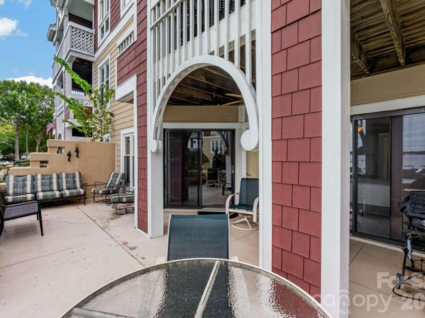 822 Southwest Drive, Davidson, NC 28036.  MLS# CAR4434599, YatesRealty ID 56541. 