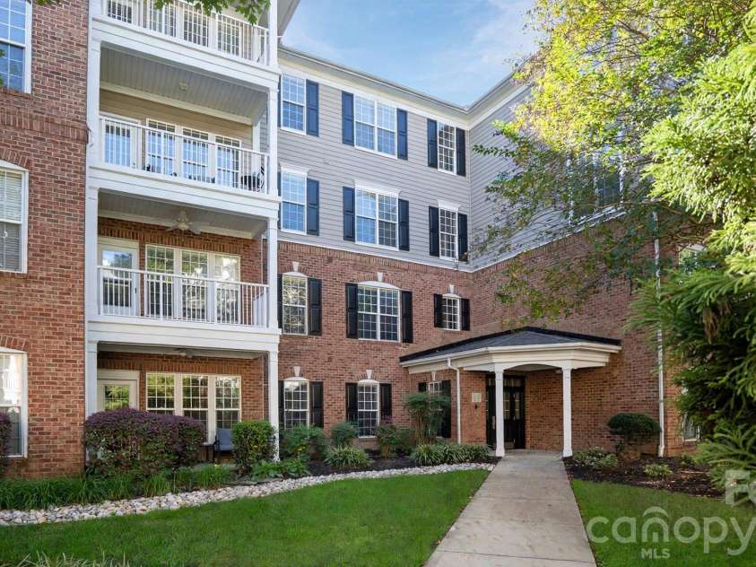 3250 Margellina Drive, Charlotte, NC 28210.  MLS# CAR4434445, YatesRealty ID 56542. 