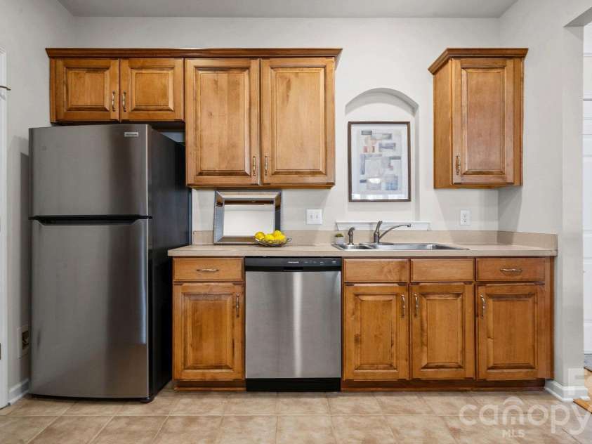 3250 Margellina Drive, Charlotte, NC 28210.  MLS# CAR4434445, YatesRealty ID 56542. 