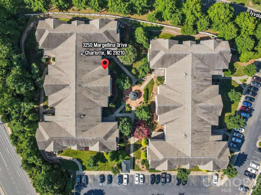 3250 Margellina Drive, Charlotte, NC 28210.  MLS# CAR4434445, YatesRealty ID 56542. 