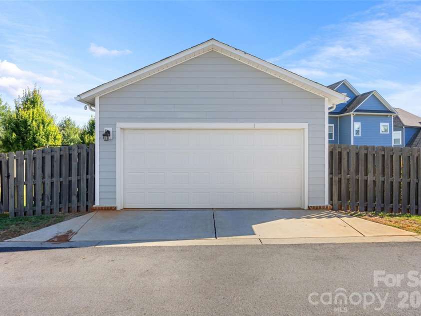 1557 Cedar Park Drive, Pineville, NC 28134.  MLS# CAR4432932, YatesRealty ID 56547. Detached 2-Car Garage
