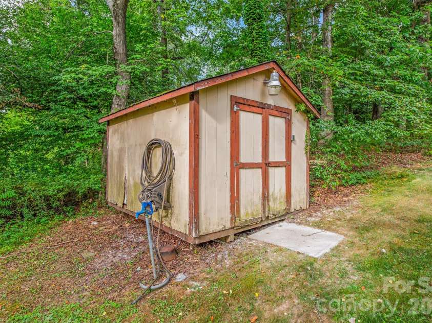 5540 Sparks Road, Hamptonville, NC 27020.  MLS# CAR4432472, YatesRealty ID 56548. 