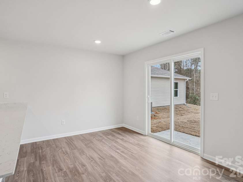 531 Tomlin Trail, Spartanburg, SC 29301.  MLS# CAR4319662, YatesRealty ID 5655. 