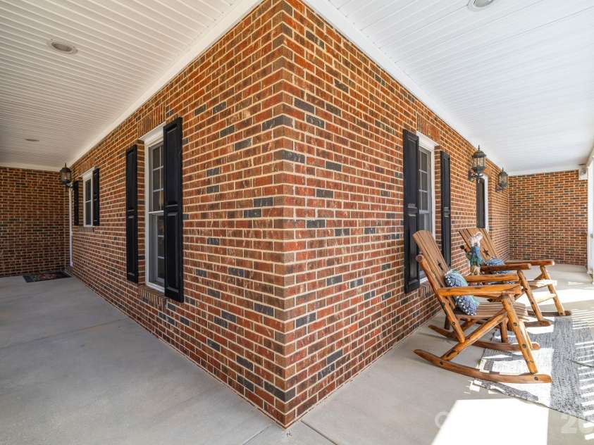 2329 Millbrook Drive, Haw River, NC 27258.  MLS# CAR4434226, YatesRealty ID 56557. 