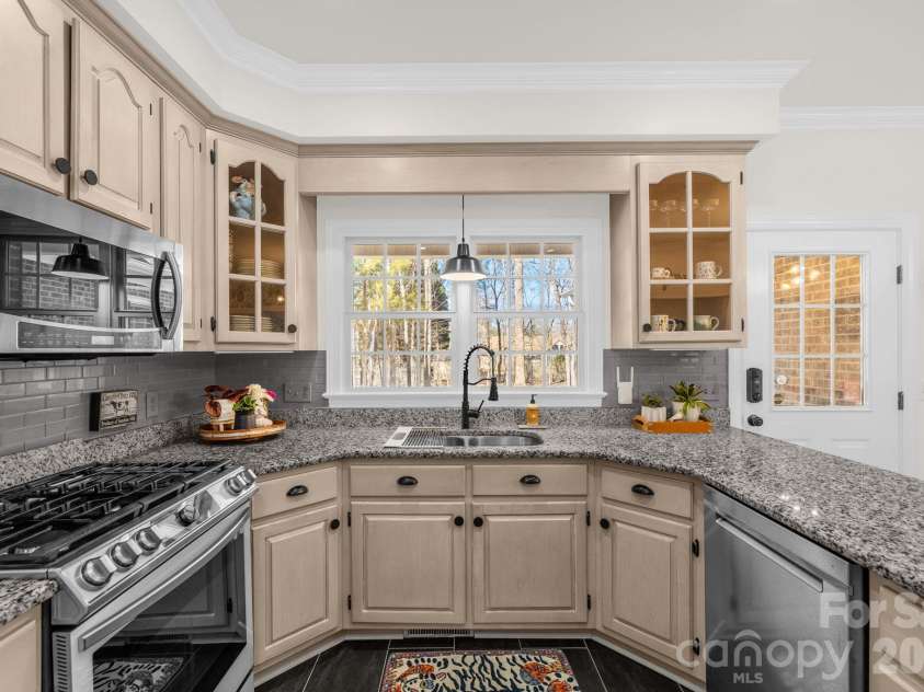 2329 Millbrook Drive, Haw River, NC 27258.  MLS# CAR4434226, YatesRealty ID 56557. 