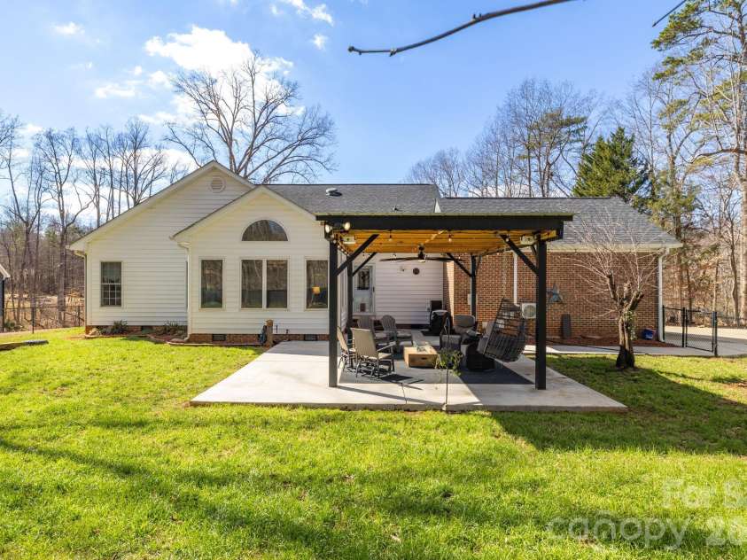 2329 Millbrook Drive, Haw River, NC 27258.  MLS# CAR4434226, YatesRealty ID 56557. 