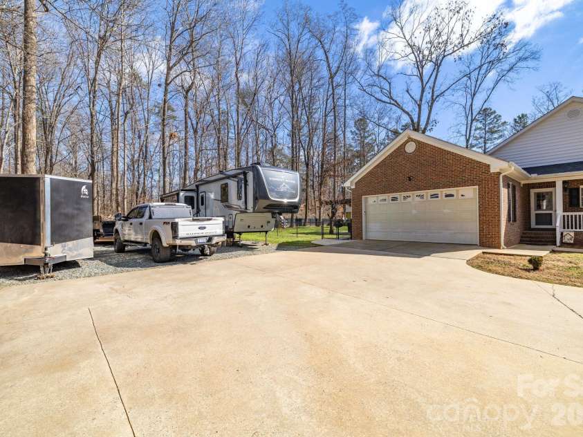 2329 Millbrook Drive, Haw River, NC 27258.  MLS# CAR4434226, YatesRealty ID 56557. 