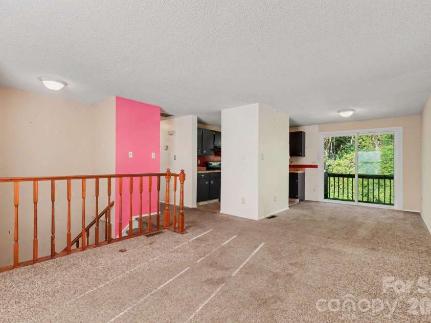 1010 Glenfiddich Drive, Charlotte, NC 28215.  MLS# CAR4434541, YatesRealty ID 56558. 