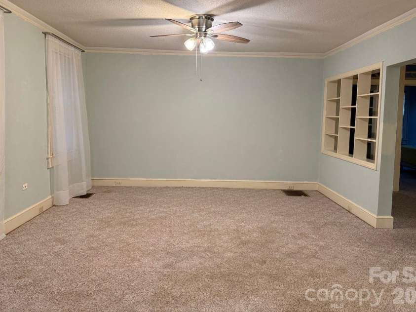509 Hilton Street, Kershaw, SC 29067.  MLS# CAR4354734, YatesRealty ID 5656. Could be 4th Bed / Living Room