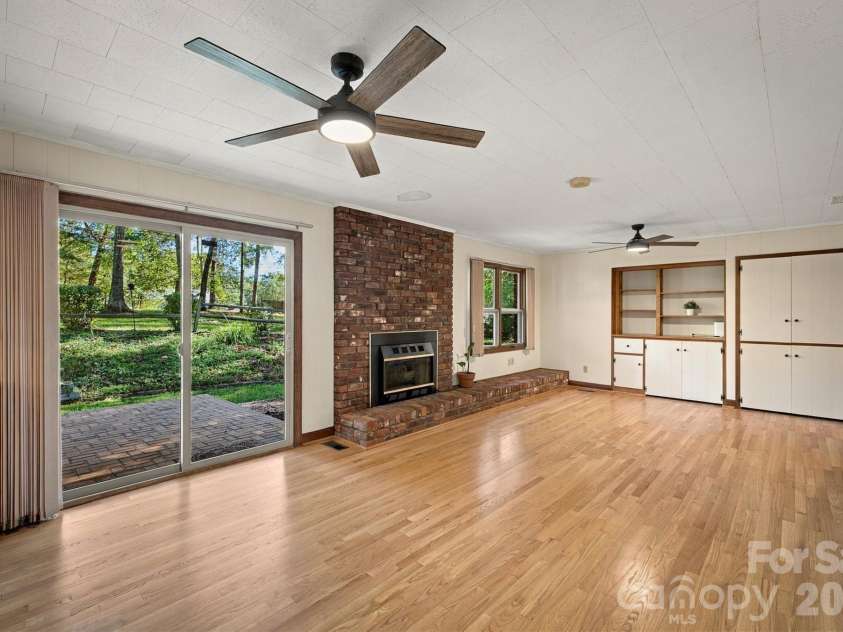 1211 Laurel Street, Valdese, NC 28690.  MLS# CAR4424986, YatesRealty ID 56561. 